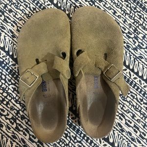 Birkenstock Boston Soft Footbed Clog in Taupe- Size 37